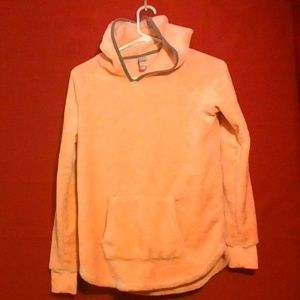 victoria secret fuzzy pink pullover with hood